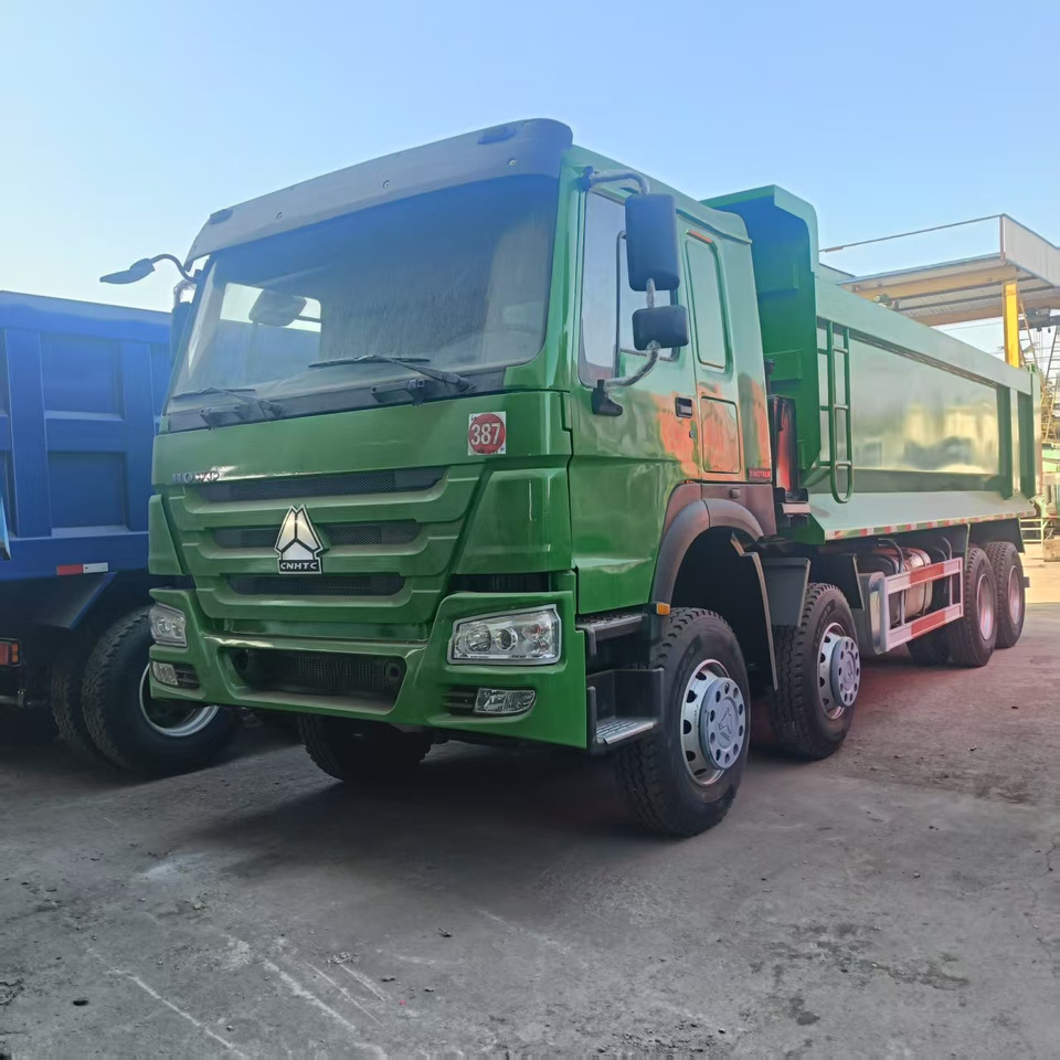 SINOTRUK HOWO - Kapalı kasa kamyon: fotoğraf 1 SINOTRUK HOWO - Kapalı kasa kamyon: fotoğraf 1