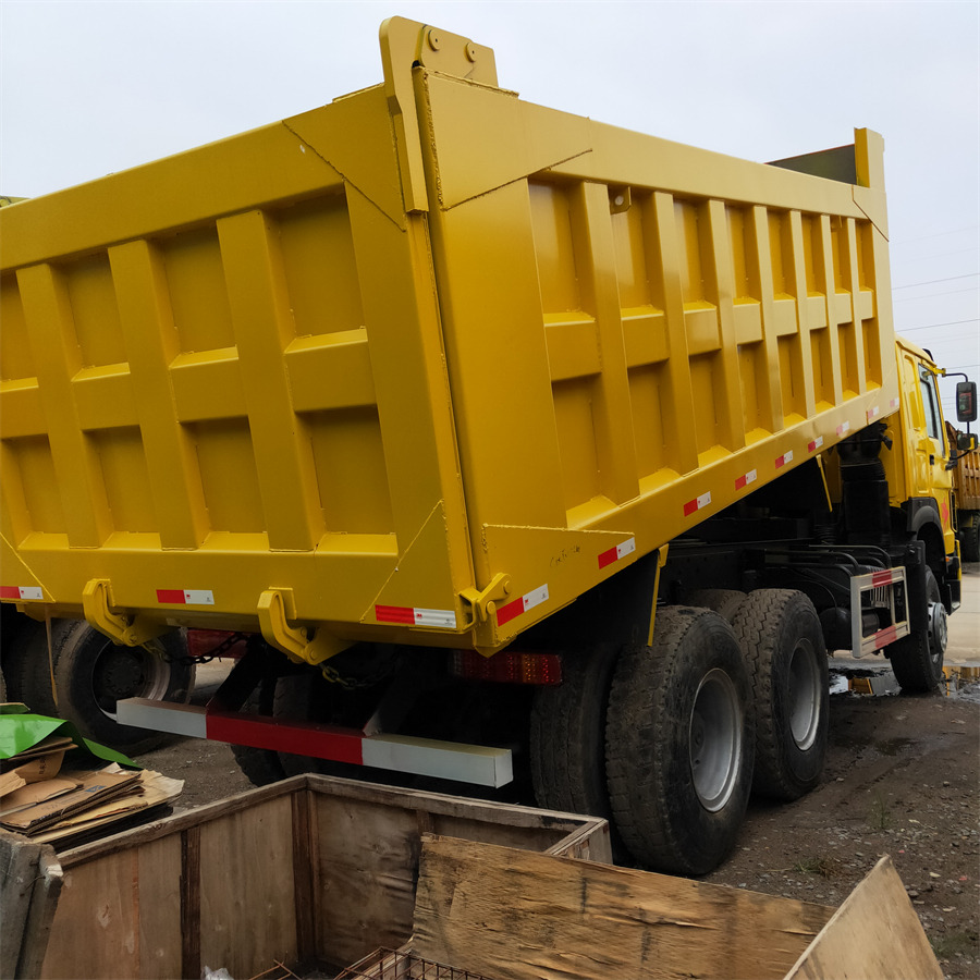 SINOTRUK HOWO - Damperli kamyon: fotoğraf 3 SINOTRUK HOWO - Damperli kamyon: fotoğraf 3