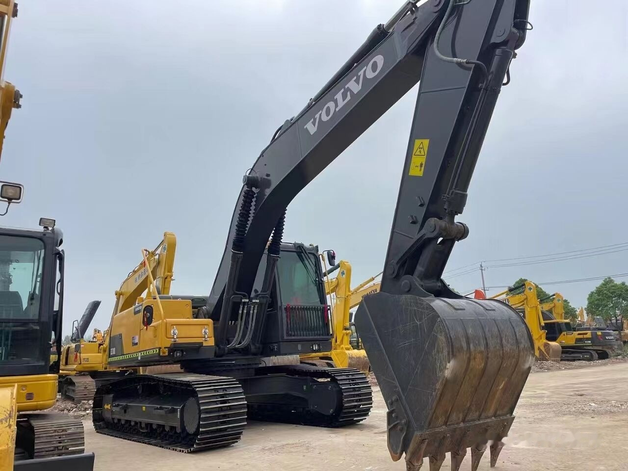 Volvo EC210 - Paletli ekskavatör: fotoğraf 2 Volvo EC210 - Paletli ekskavatör: fotoğraf 2