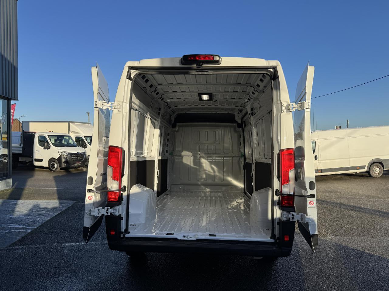FIAT Ducato Tôlé 3.3 L H2 2.2 - 140ch - Panelvan: fotoğraf 2 FIAT Ducato Tôlé 3.3 L H2 2.2 - 140ch - Panelvan: fotoğraf 2