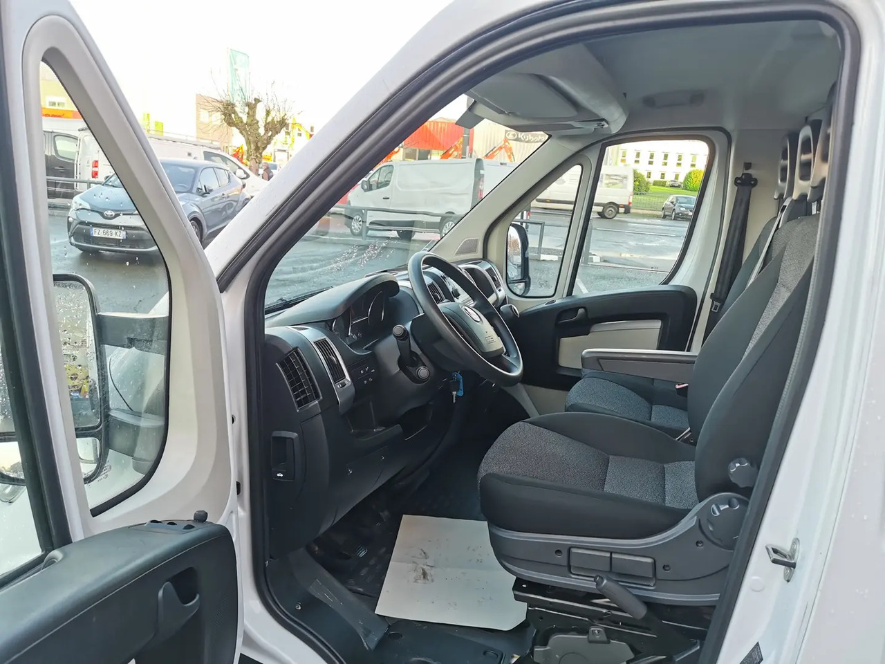 Fiat Ducato 3.5 MAXI L 2.3 MULTIJET 130CH PACK PRO NAV + COFFRE - Damperli kamyonet: fotoğraf 5 Fiat Ducato 3.5 MAXI L 2.3 MULTIJET 130CH PACK PRO NAV + COFFRE - Damperli kamyonet: fotoğraf 5