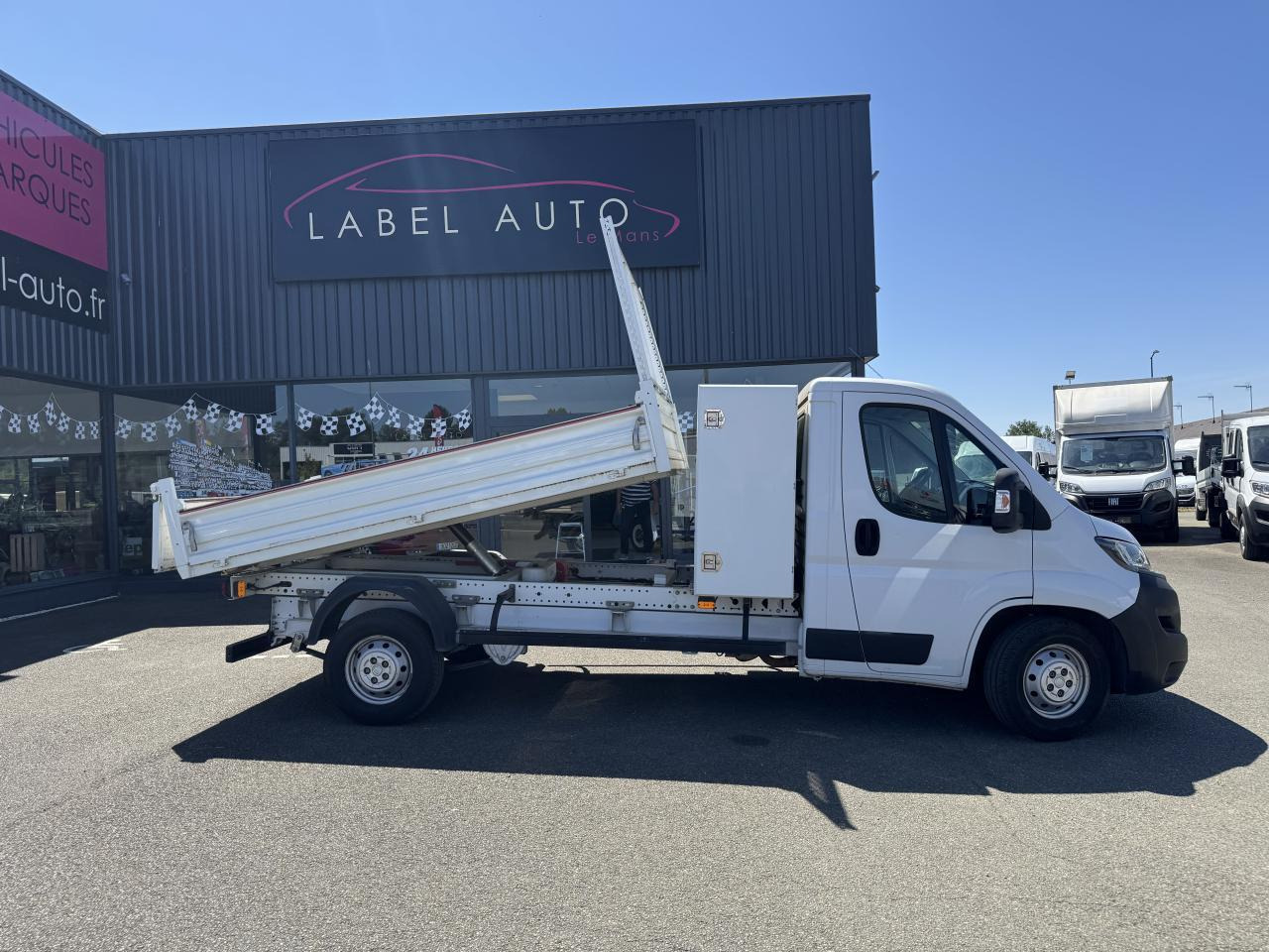 Fiat Ducato 3.5 MAXI L 2.3 MULTIJET 160CH BENNE ACIER PACK PRO NAV + COFFRE JPM - Damperli kamyonet: fotoğraf 1 Fiat Ducato 3.5 MAXI L 2.3 MULTIJET 160CH BENNE ACIER PACK PRO NAV + COFFRE JPM - Damperli kamyonet: fotoğraf 1