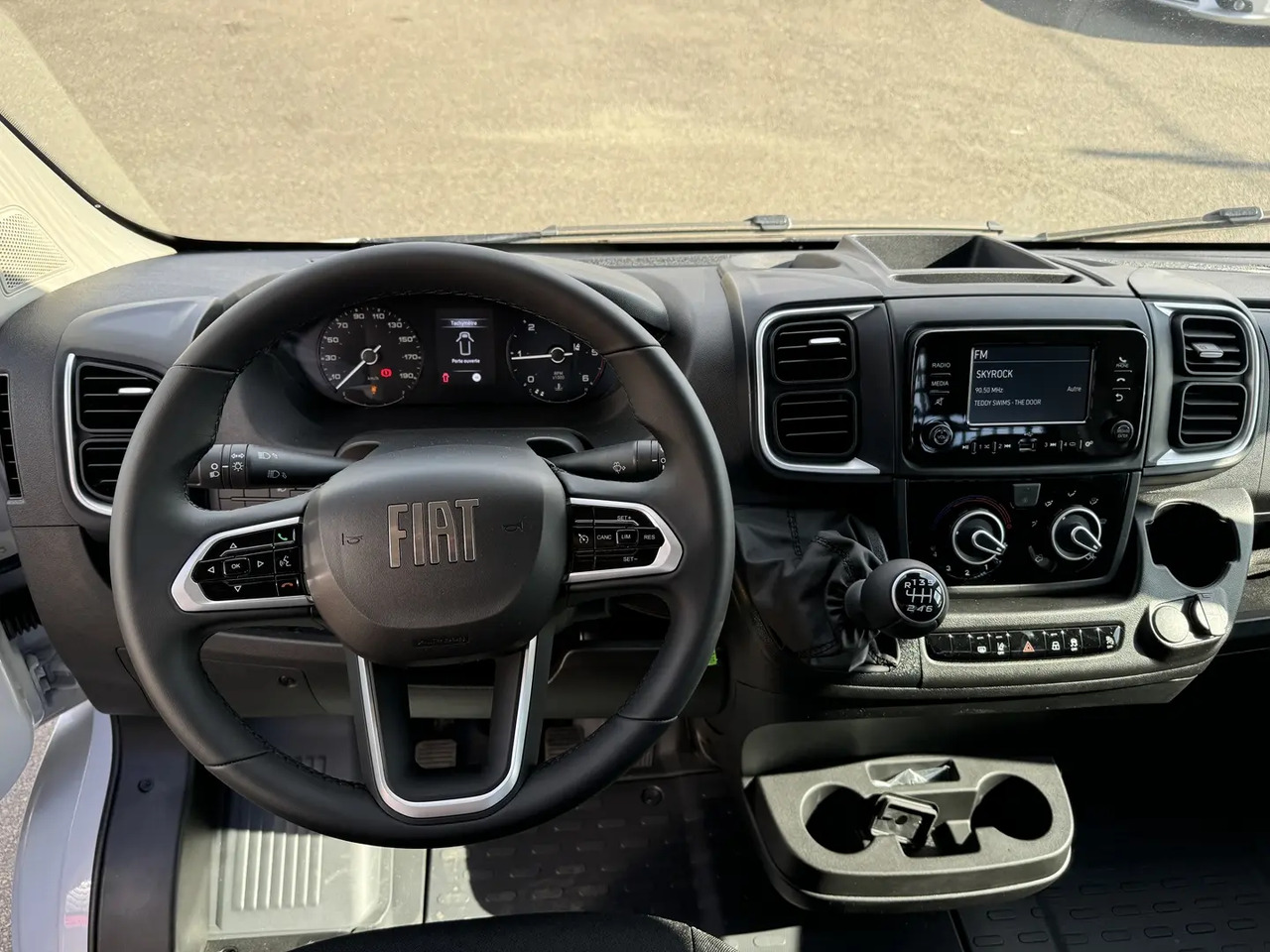 Fiat Ducato XL 3.5 MAXI 180CH S&S - Açık kasa kamyonet: fotoğraf 4 Fiat Ducato XL 3.5 MAXI 180CH S&S - Açık kasa kamyonet: fotoğraf 4