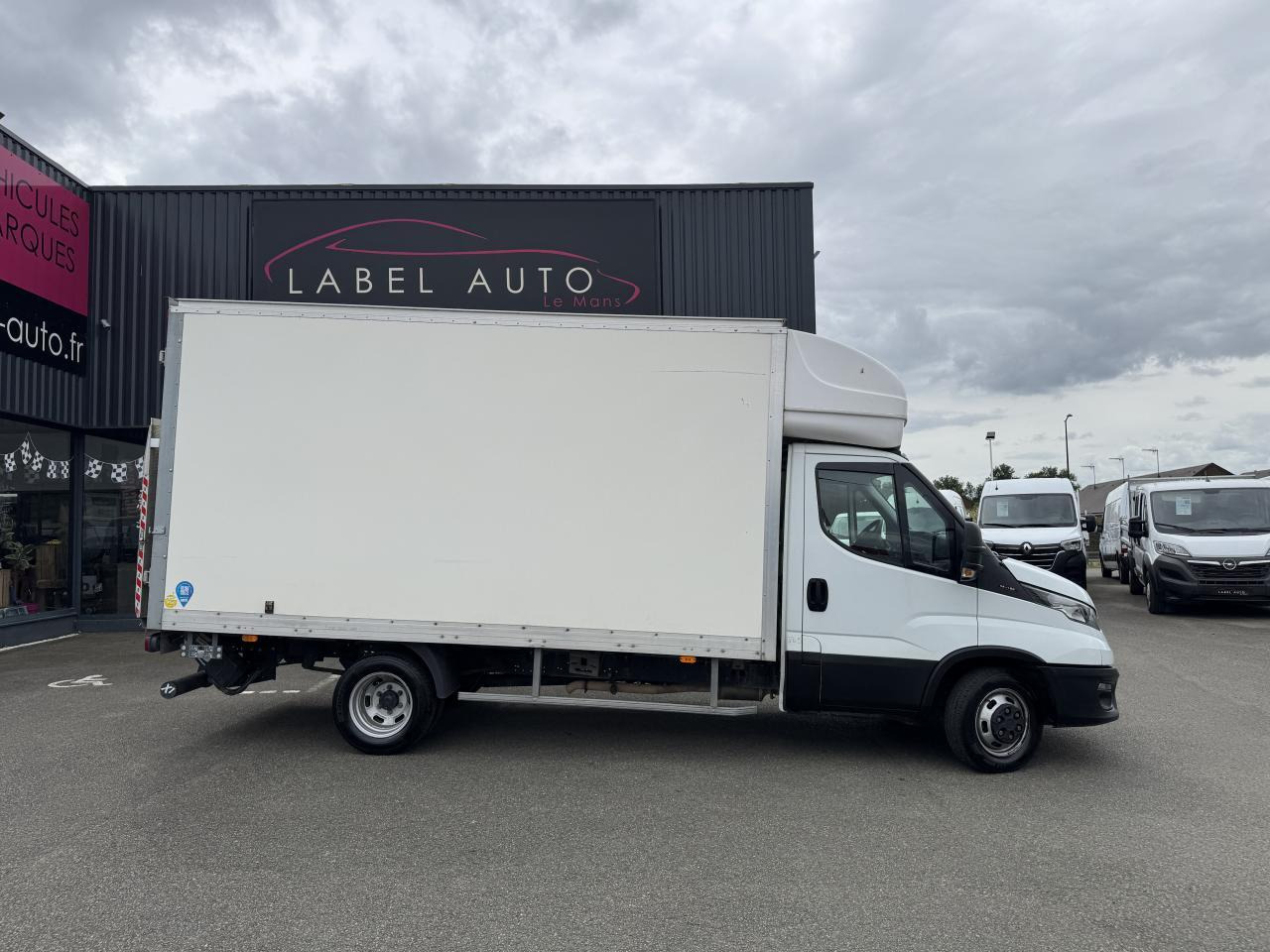 Iveco Daily 35 C 16 CAISSE HAYON 20M3 - Kapalı kasa kamyonet: fotoğraf 1 Iveco Daily 35 C 16 CAISSE HAYON 20M3 - Kapalı kasa kamyonet: fotoğraf 1