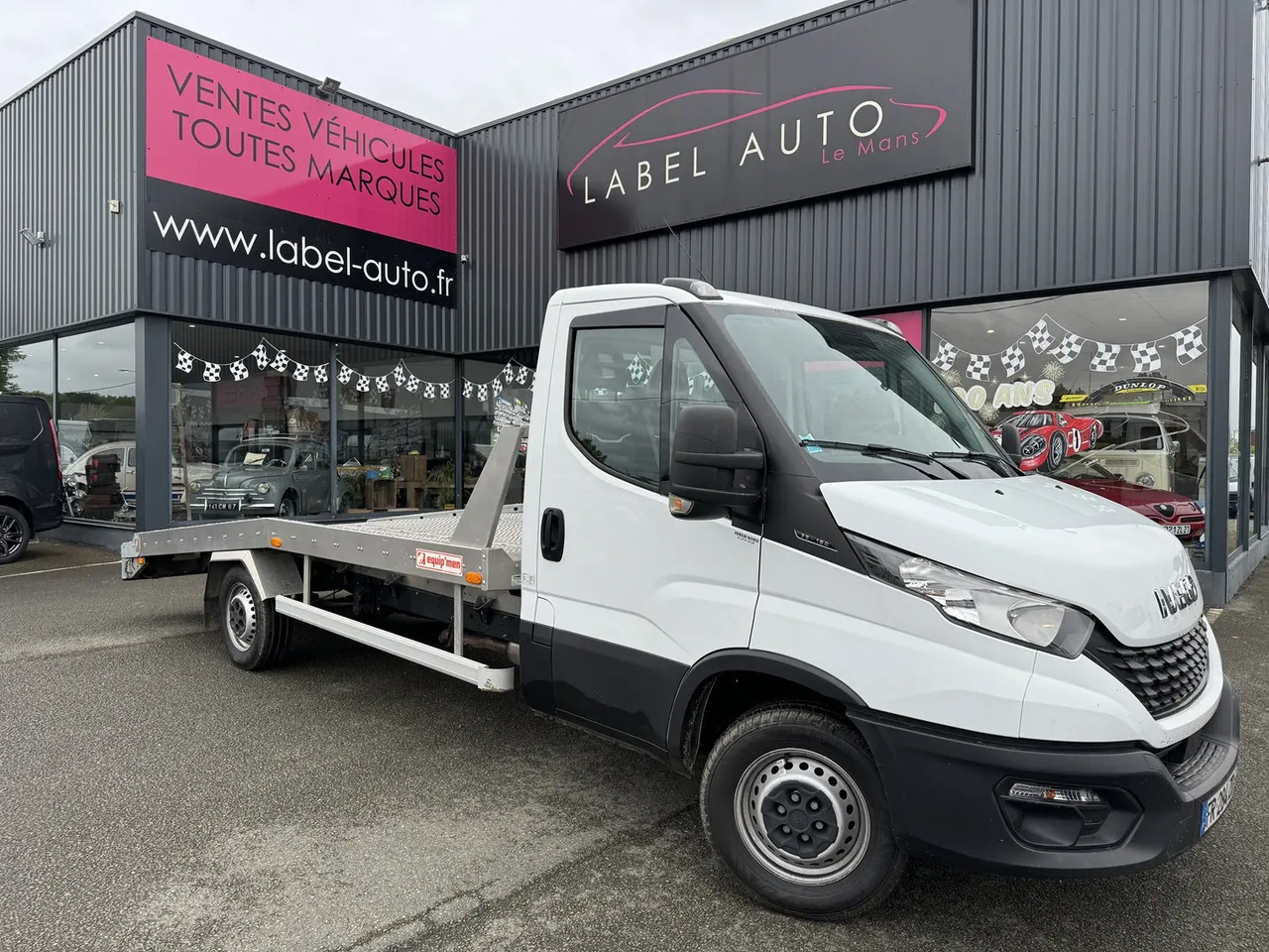Iveco Daily 35C16H3.0 EMPATTEMENT 4100 - Çekici kamyonu: fotoğraf 1 Iveco Daily 35C16H3.0 EMPATTEMENT 4100 - Çekici kamyonu: fotoğraf 1