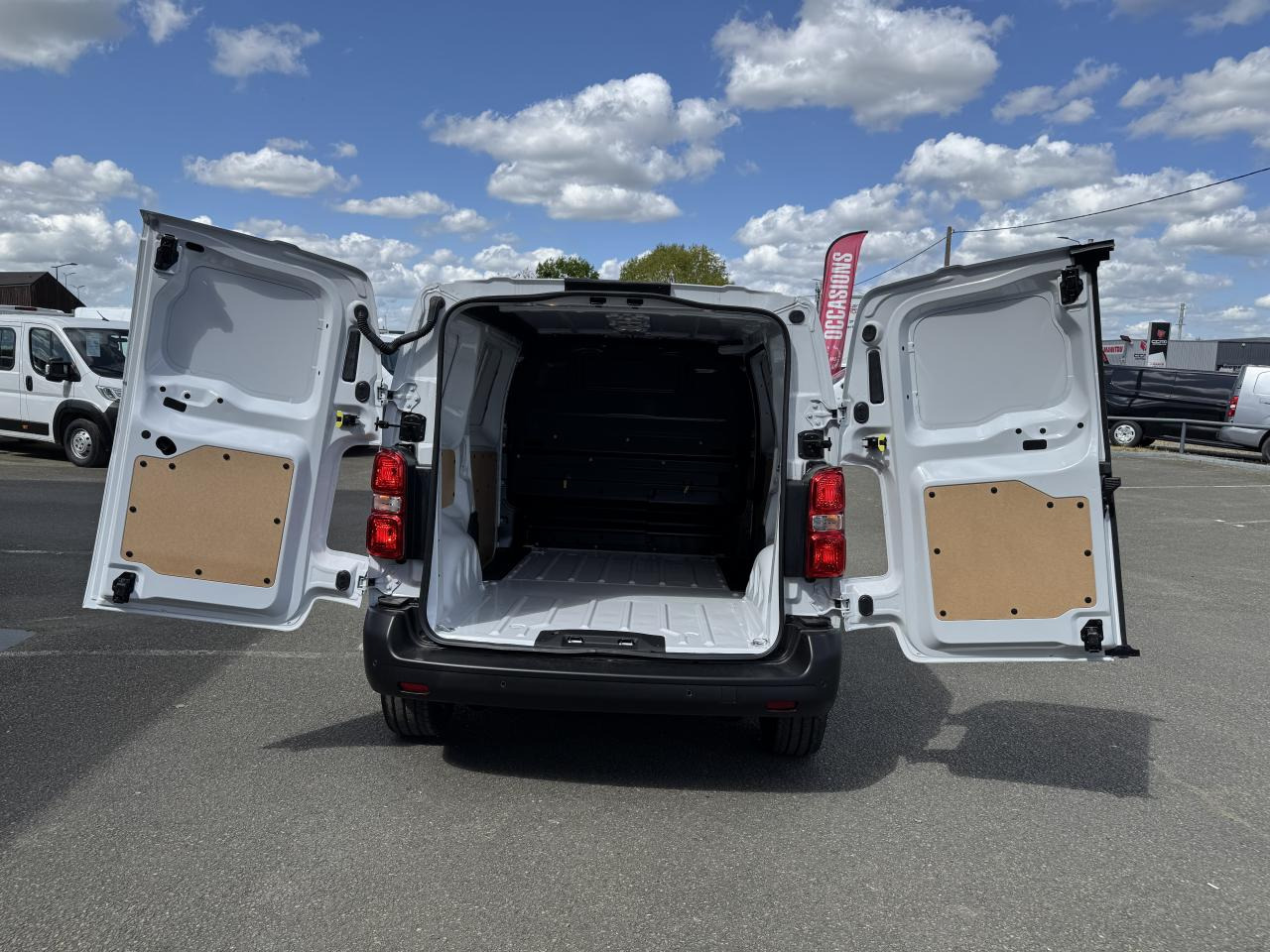 PEUGEOT Expert M 2.0 BlueHDi - 145 III FOURGON Fourgon PHASE 2 - Panelvan: fotoğraf 3 PEUGEOT Expert M 2.0 BlueHDi - 145 III FOURGON Fourgon PHASE 2 - Panelvan: fotoğraf 3