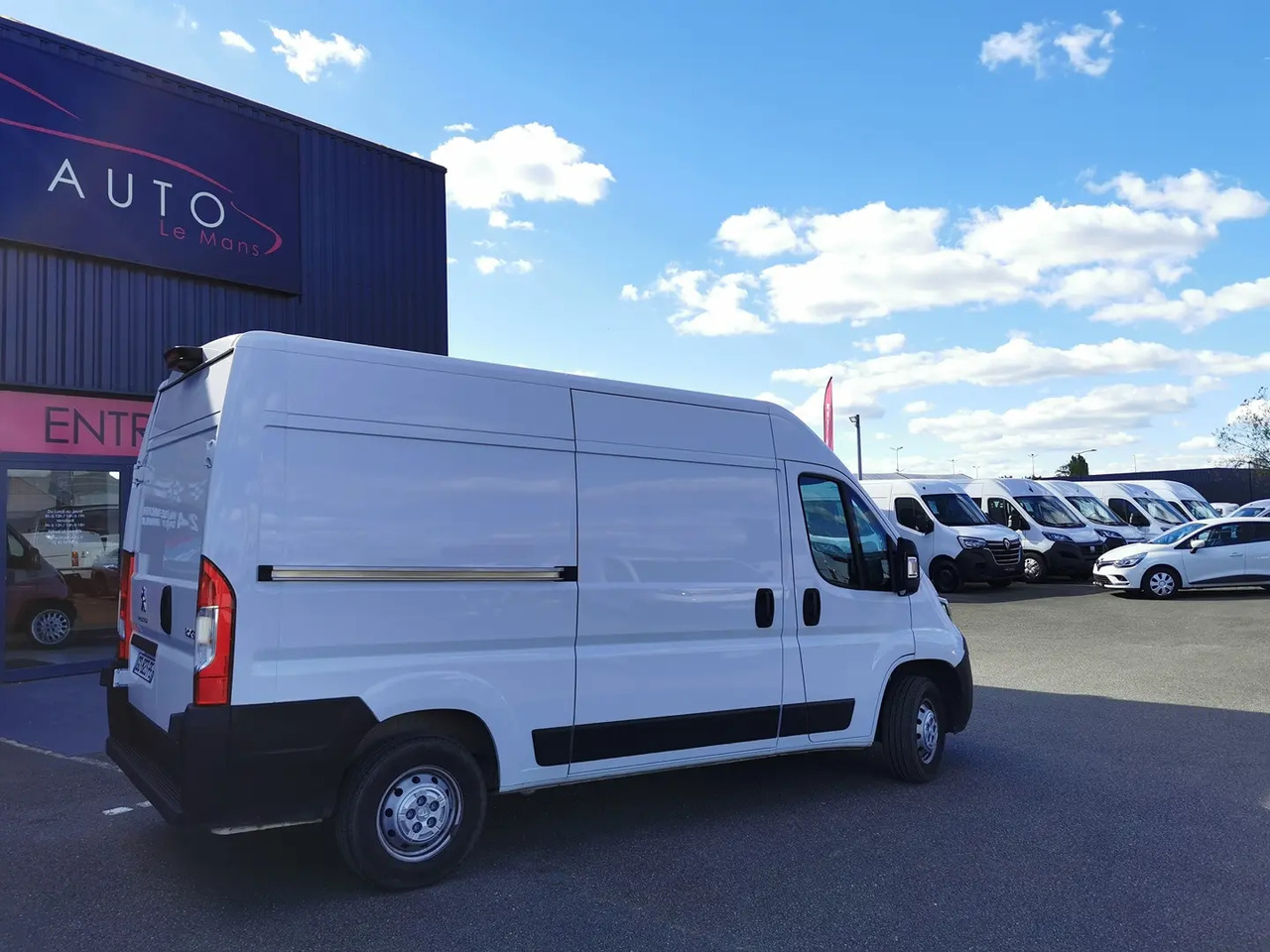 Peugeot Boxer 333 L2H2 2.2 BLUEHDI S&S 140CH ASPHALT - Panelvan: fotoğraf 5 Peugeot Boxer 333 L2H2 2.2 BLUEHDI S&S 140CH ASPHALT - Panelvan: fotoğraf 5