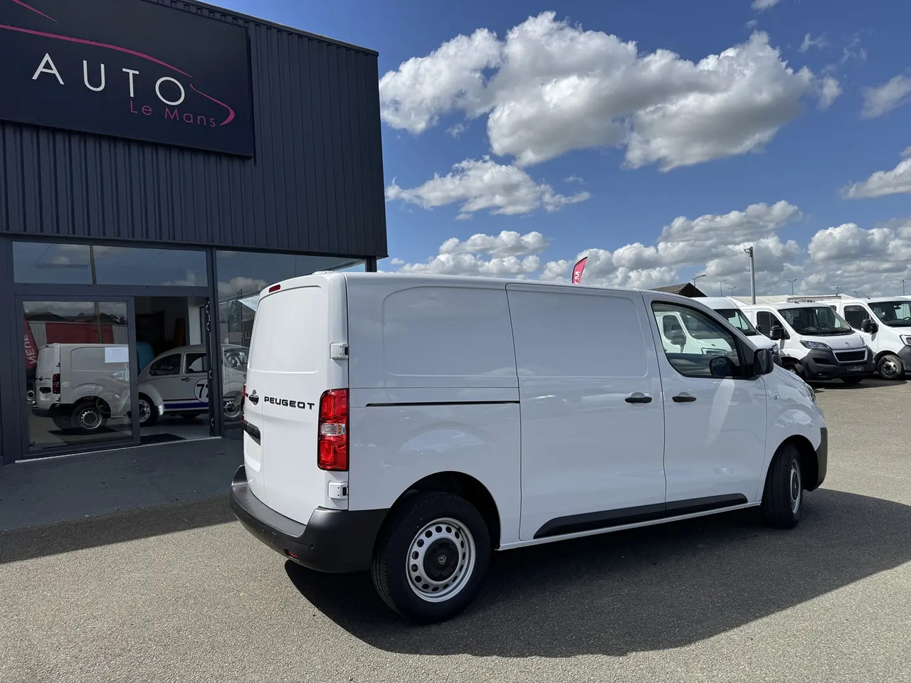 Peugeot Expert M 2.0 BLUEHDI 145CH PACK PREMIUM CONNECT - Panelvan: fotoğraf 5 Peugeot Expert M 2.0 BLUEHDI 145CH PACK PREMIUM CONNECT - Panelvan: fotoğraf 5