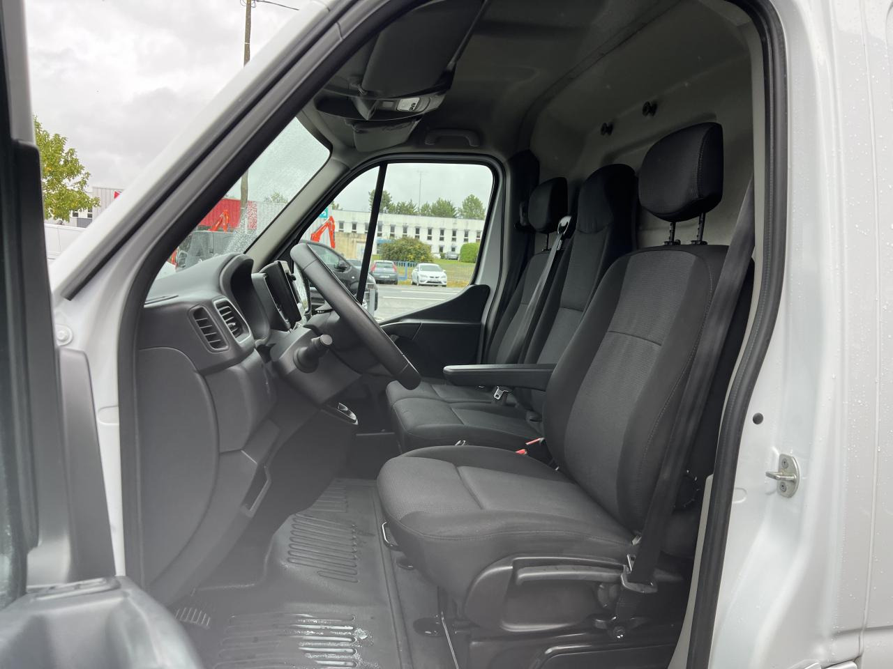 RENAULT Master Grand Confort F3300 L2H2 2.3 dCi - 135  III FOURGON Fourgon L2H2 Traction PHASE 3 - Panelvan: fotoğraf 5 RENAULT Master Grand Confort F3300 L2H2 2.3 dCi - 135  III FOURGON Fourgon L2H2 Traction PHASE 3 - Panelvan: fotoğraf 5