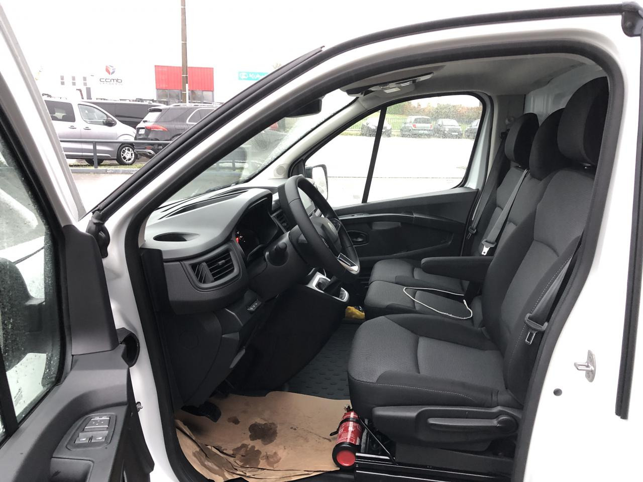 RENAULT Trafic L1H1 3000 Kg 2.0 Blue dCi - 150 - BVA 2025 III FOURGON Fourgon Advance L1H1 PHASE 3 - Panelvan: fotoğraf 5 RENAULT Trafic L1H1 3000 Kg 2.0 Blue dCi - 150 - BVA 2025 III FOURGON Fourgon Advance L1H1 PHASE 3 - Panelvan: fotoğraf 5