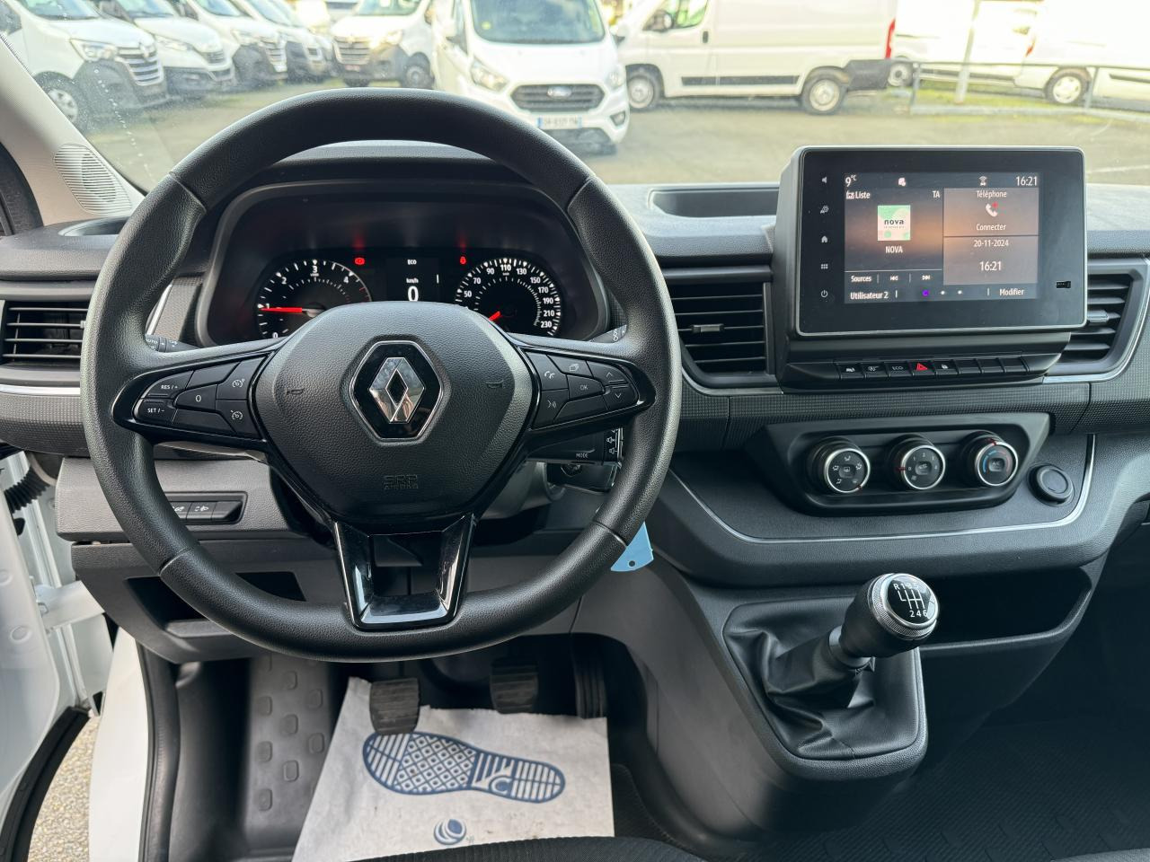 RENAULT Trafic L2H1 3000 Kg 2.0 Blue dCi - 130 III FOURGON Fourgon Grand Confort L2H1 PHASE 3 - Panelvan: fotoğraf 4 RENAULT Trafic L2H1 3000 Kg 2.0 Blue dCi - 130 III FOURGON Fourgon Grand Confort L2H1 PHASE 3 - Panelvan: fotoğraf 4