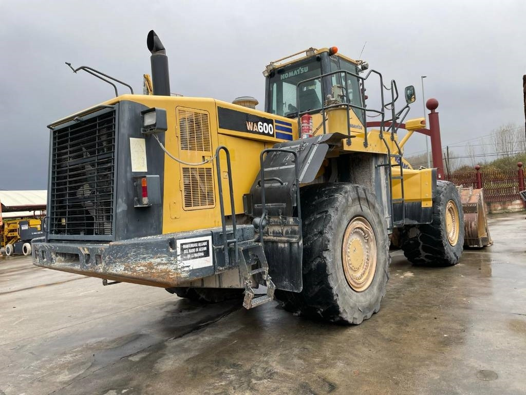 Komatsu WA 600-6 - Tekerlekli yükleyici: fotoğraf 4 Komatsu WA 600-6 - Tekerlekli yükleyici: fotoğraf 4