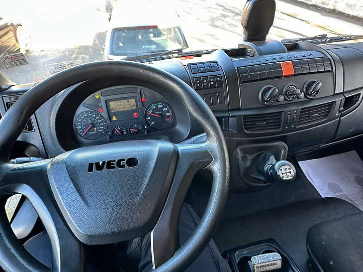 Iveco Eurocargo 160e25 - Kapalı kasa kamyon: fotoğraf 3 Iveco Eurocargo 160e25 - Kapalı kasa kamyon: fotoğraf 3