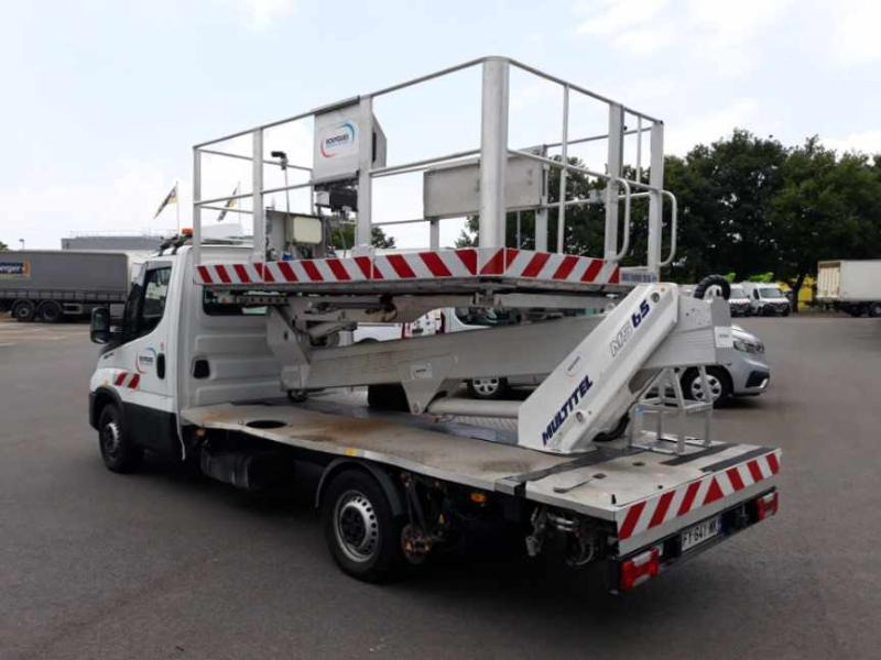 Iveco Daily 35S14 Plateau Nacelle 6m50 Spécial tunnel - Araç üzerine platform: fotoğraf 3 Iveco Daily 35S14 Plateau Nacelle 6m50 Spécial tunnel - Araç üzerine platform: fotoğraf 3
