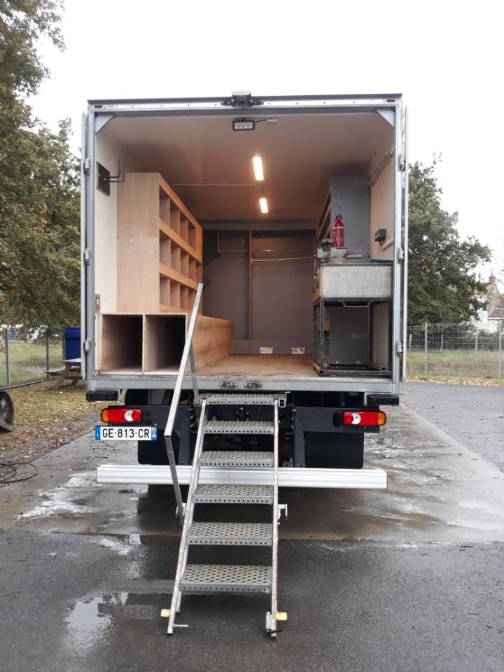 Renault D 13 HIGH K P4X2 280CV Double cabine 6 places - Kapalı kasa kamyon: fotoğraf 5 Renault D 13 HIGH K P4X2 280CV Double cabine 6 places - Kapalı kasa kamyon: fotoğraf 5