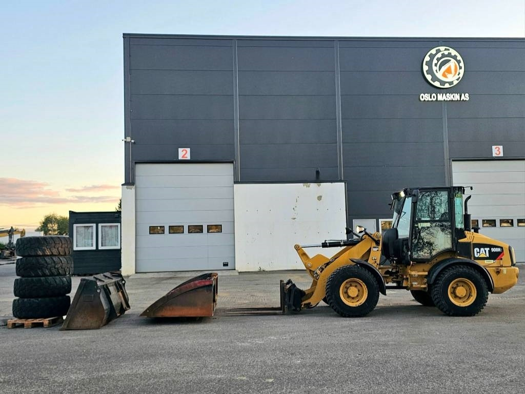 CAT 908 H 2 - Tekerlekli yükleyici: fotoğraf 2 CAT 908 H 2 - Tekerlekli yükleyici: fotoğraf 2