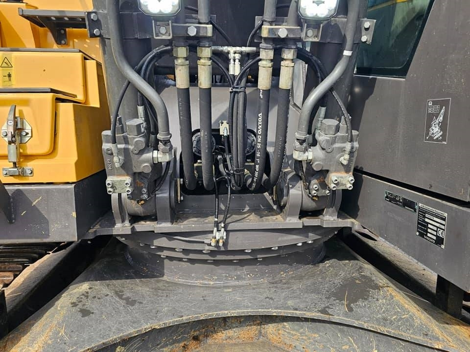 Paletli ekskavatör Volvo EC250 ENL: fotoğraf 26