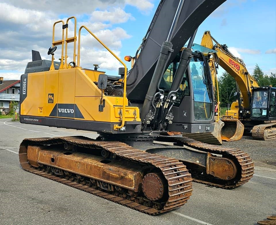 Paletli ekskavatör Volvo EC250 ENL: fotoğraf 9