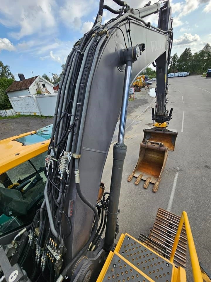 Paletli ekskavatör Volvo EC250 ENL: fotoğraf 33