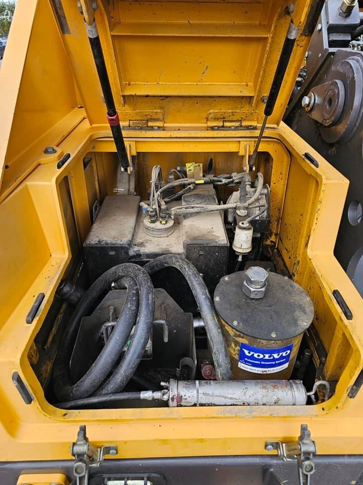 Paletli ekskavatör Volvo EC250 ENL: fotoğraf 31