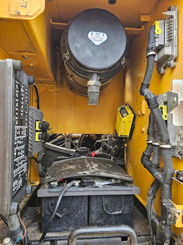 Paletli ekskavatör Volvo EC250 ENL: fotoğraf 29