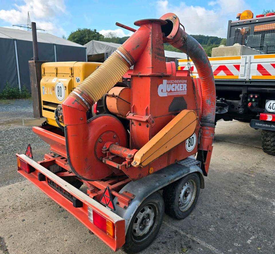 Dücker HM 760 Holzhacker Holzhäcksler Holzhackschnitzler Hacker Häcksler Hatz Diesel 4L40C - Ağaç parçalama makinesi: fotoğraf 1 Dücker HM 760 Holzhacker Holzhäcksler Holzhackschnitzler Hacker Häcksler Hatz Diesel 4L40C - Ağaç parçalama makinesi: fotoğraf 1