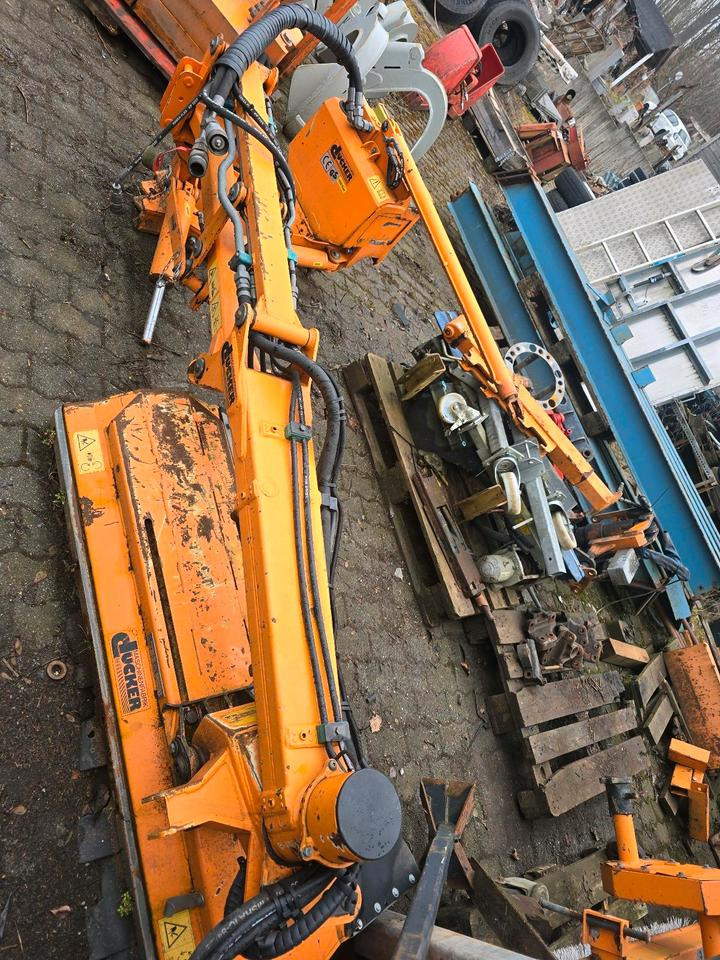 Dücker Randstreifenmäher vom DUA 800 700 Banketmäher Böschungsmäher Auslegemäher für Unimog Mulag Mähausleger - Çalı parçalama makinesi: fotoğraf 4 Dücker Randstreifenmäher vom DUA 800 700 Banketmäher Böschungsmäher Auslegemäher für Unimog Mulag Mähausleger - Çalı parçalama makinesi: fotoğraf 4