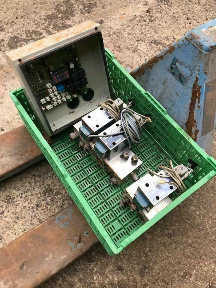 Hydraulik Steuerblock Küpper Weisser Salzstreuer Steuerung Platin - Hidrolik Valf - Atık toplama taşıt/ Özel amaçlı taşıt: fotoğraf 1 Hydraulik Steuerblock Küpper Weisser Salzstreuer Steuerung Platin - Hidrolik Valf - Atık toplama taşıt/ Özel amaçlı taşıt: fotoğraf 1