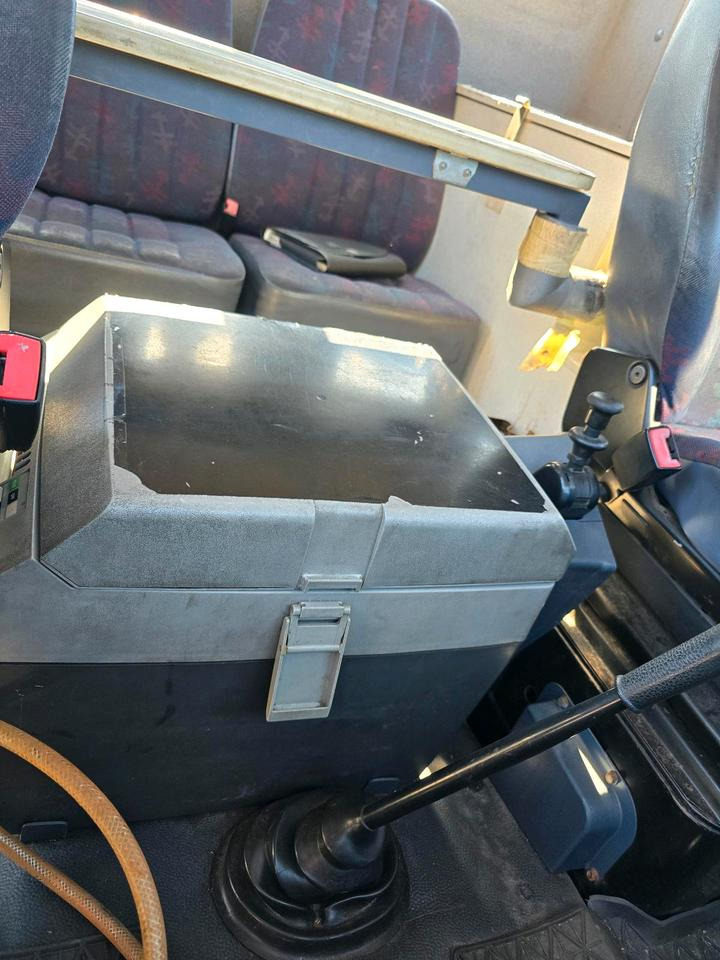 Sal/ Açık kasa kamyon Mercedes-Benz Vario 614D Pritsche Doka 2002 Nissen VLT Verkehrsleittafel Absperrtafel LKW  Vorwarntafel: fotoğraf 12 Sal/ Açık kasa kamyon Mercedes-Benz Vario 614D Pritsche Doka 2002 Nissen VLT Verkehrsleittafel Absperrtafel LKW  Vorwarntafel: fotoğraf 12