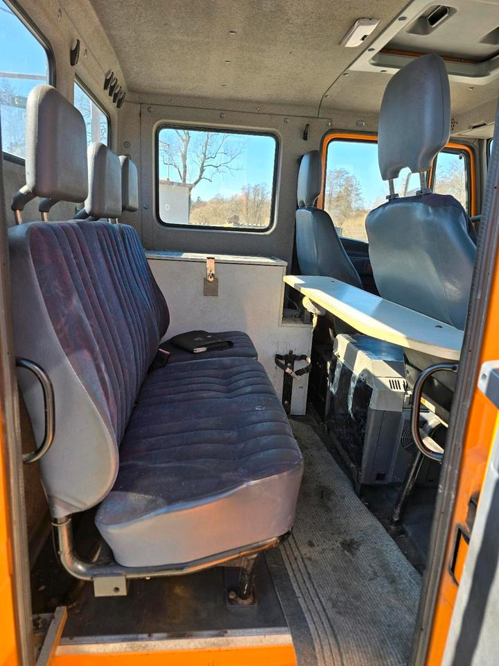 Sal/ Açık kasa kamyon Mercedes-Benz Vario 614D Pritsche Doka 2002 Nissen VLT Verkehrsleittafel Absperrtafel LKW  Vorwarntafel: fotoğraf 11 Sal/ Açık kasa kamyon Mercedes-Benz Vario 614D Pritsche Doka 2002 Nissen VLT Verkehrsleittafel Absperrtafel LKW  Vorwarntafel: fotoğraf 11