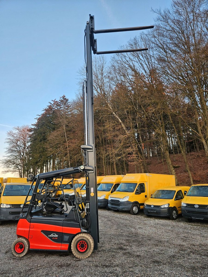 Linde E25 R Roadster , 6.880mm Hubhöhe, StVZO hydr. Zi - Elektrikli forklift: fotoğraf 3 Linde E25 R Roadster , 6.880mm Hubhöhe, StVZO hydr. Zi - Elektrikli forklift: fotoğraf 3