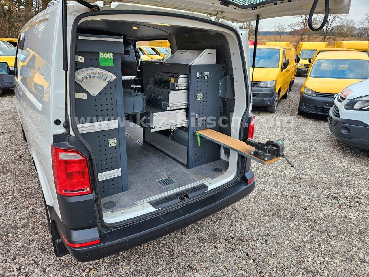 Volkswagen T6 Auto/ DSG Bott Sortimo Stdhzg Behindertenger. - Minivan: fotoğraf 2 Volkswagen T6 Auto/ DSG Bott Sortimo Stdhzg Behindertenger. - Minivan: fotoğraf 2