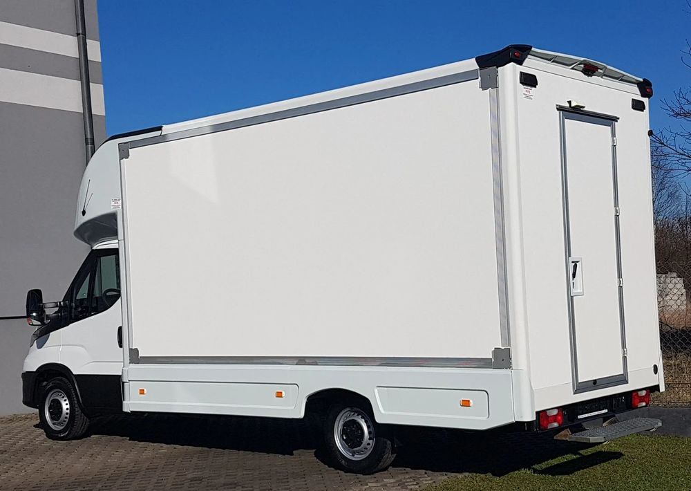 Iveco DAILY KONTENER NISKOPODŁOGOWY 4,43x2,23x2,42 SKLEP FOODTRUCK BAR KLIMA KONIOWÓZ KAMPER - Gida kamyon: fotoğraf 3 Iveco DAILY KONTENER NISKOPODŁOGOWY 4,43x2,23x2,42 SKLEP FOODTRUCK BAR KLIMA KONIOWÓZ KAMPER - Gida kamyon: fotoğraf 3