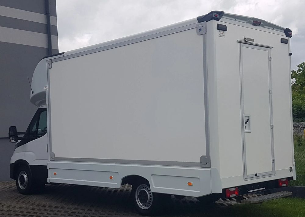 Iveco DAILY KONTENER NISKOPODŁOGOWY 4,43x2,23x2,42 SKLEP FOODTRUCK BAR KLIMA KONIOWÓZ KAMPER - Kapalı kasa kamyonet: fotoğraf 3 Iveco DAILY KONTENER NISKOPODŁOGOWY 4,43x2,23x2,42 SKLEP FOODTRUCK BAR KLIMA KONIOWÓZ KAMPER - Kapalı kasa kamyonet: fotoğraf 3