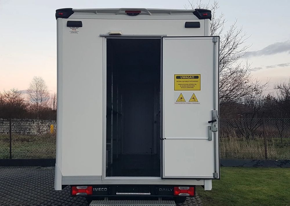 Iveco DAILY KONTENER NISKOPODŁOGOWY 4,43x2,23x2,42 SKLEP KAMPER KONIOWÓZ BAR KLIMA - Kapalı kasa kamyonet: fotoğraf 5 Iveco DAILY KONTENER NISKOPODŁOGOWY 4,43x2,23x2,42 SKLEP KAMPER KONIOWÓZ BAR KLIMA - Kapalı kasa kamyonet: fotoğraf 5
