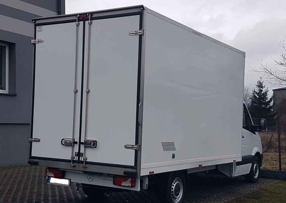 Mercedes-Benz Sprinter CHŁODNIA IZOTERMA 8EP AGREGAT ZANOTTI 4,22x2,15x2,30 KLIMA 314 CDI - Frigorifik kamyonet: fotoğraf 4 Mercedes-Benz Sprinter CHŁODNIA IZOTERMA 8EP AGREGAT ZANOTTI 4,22x2,15x2,30 KLIMA 314 CDI - Frigorifik kamyonet: fotoğraf 4