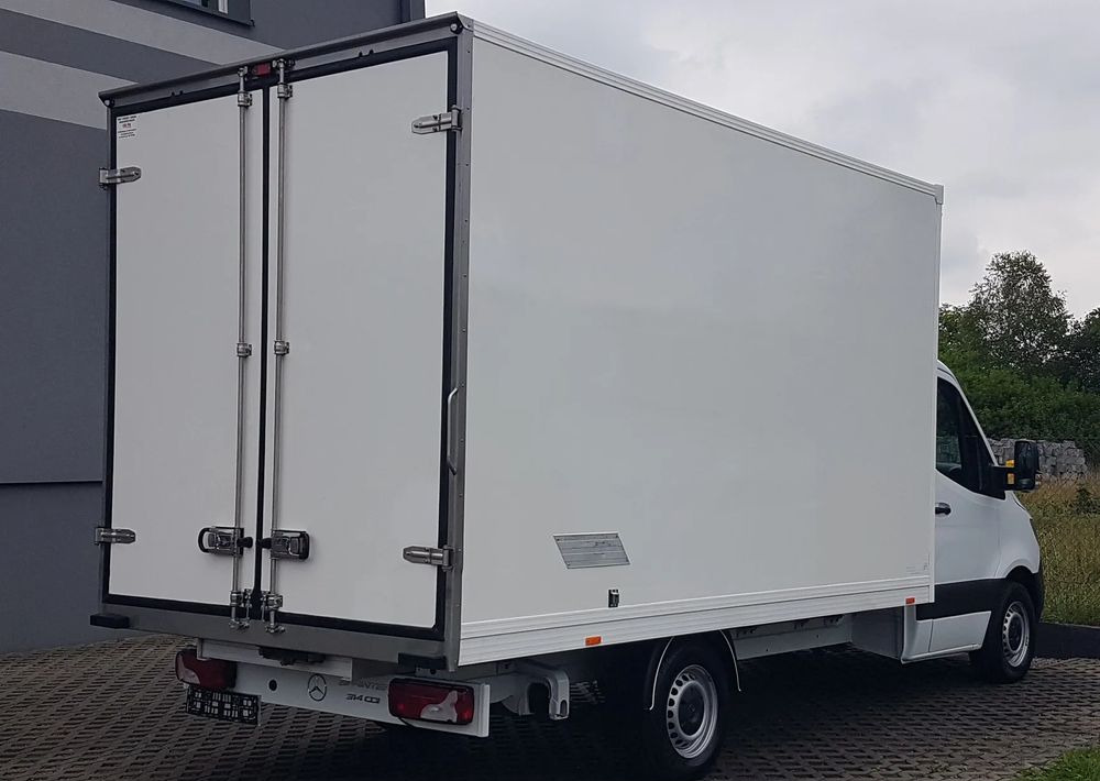 Mercedes-Benz Sprinter KONTENER 8EP 4,11x2,15x2,30 KLIMA 314 CDI MANUAL KRAJOWY - Kapalı kasa kamyonet: fotoğraf 4 Mercedes-Benz Sprinter KONTENER 8EP 4,11x2,15x2,30 KLIMA 314 CDI MANUAL KRAJOWY - Kapalı kasa kamyonet: fotoğraf 4