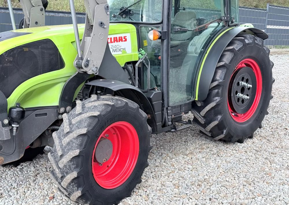 Traktör Claas * Ciągnik Traktor CLAAS 240 F NEXOS * 4x4 * Sadowniczy * Tur MX F304 * TUZ * Wałek WOM: fotoğraf 6 Traktör Claas * Ciągnik Traktor CLAAS 240 F NEXOS * 4x4 * Sadowniczy * Tur MX F304 * TUZ * Wałek WOM: fotoğraf 6
