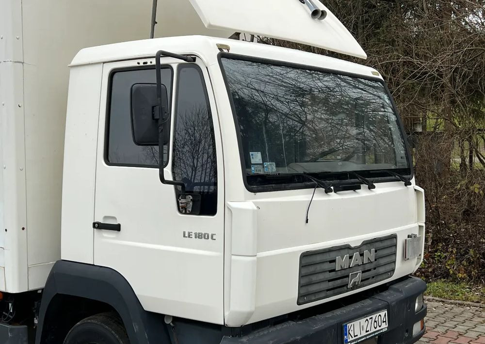 MAN MAN 8-180 KONTENER WINDA ZAŁADOWCZA - Kapalı kasa kamyon: fotoğraf 4 MAN MAN 8-180 KONTENER WINDA ZAŁADOWCZA - Kapalı kasa kamyon: fotoğraf 4
