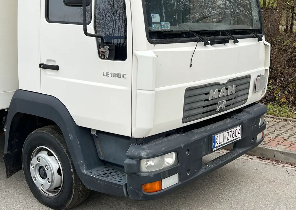 MAN MAN 8-180 KONTENER WINDA ZAŁADOWCZA - Kapalı kasa kamyon: fotoğraf 3 MAN MAN 8-180 KONTENER WINDA ZAŁADOWCZA - Kapalı kasa kamyon: fotoğraf 3