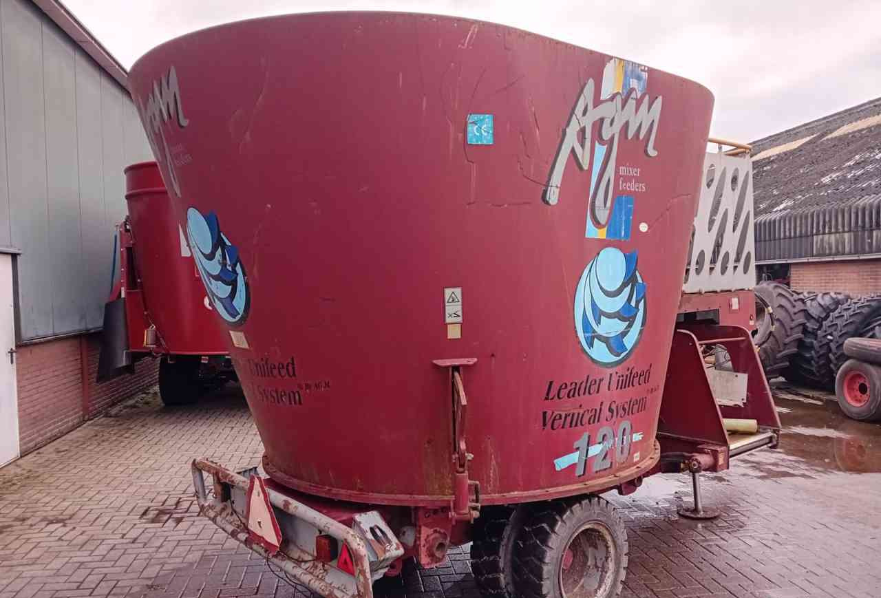 AGM W12 voermengwagen voermachines - Yem mikseri: fotoğraf 4 AGM W12 voermengwagen voermachines - Yem mikseri: fotoğraf 4