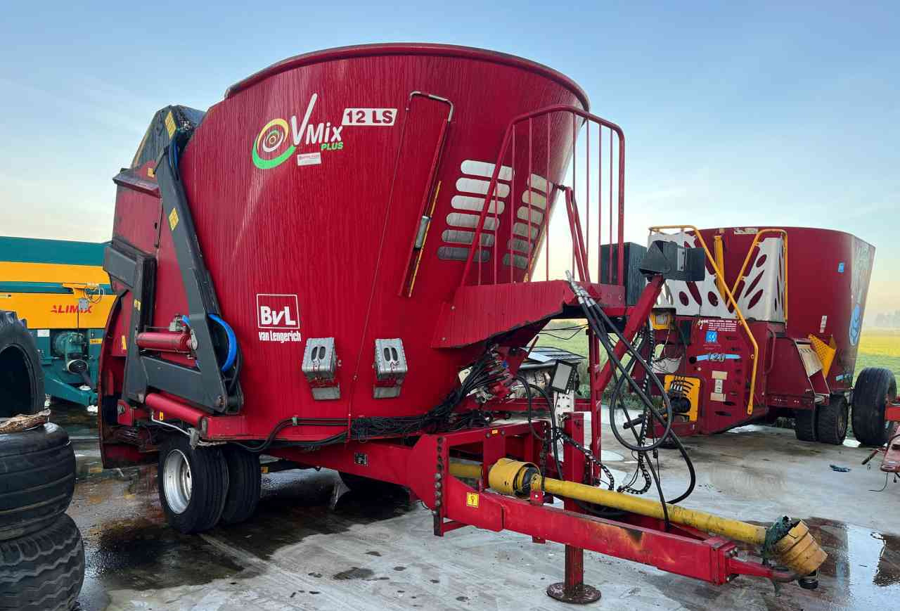 BVL V-Mix 12 LS Voermengwagen Voermachines - Yem mikseri: fotoğraf 1 BVL V-Mix 12 LS Voermengwagen Voermachines - Yem mikseri: fotoğraf 1