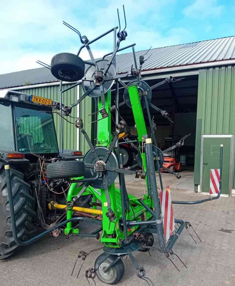 Deutz-Fahr Condimaster 6821 schudder weidebouwmachines - Ot toplama tırmığı: fotoğraf 3 Deutz-Fahr Condimaster 6821 schudder weidebouwmachines - Ot toplama tırmığı: fotoğraf 3