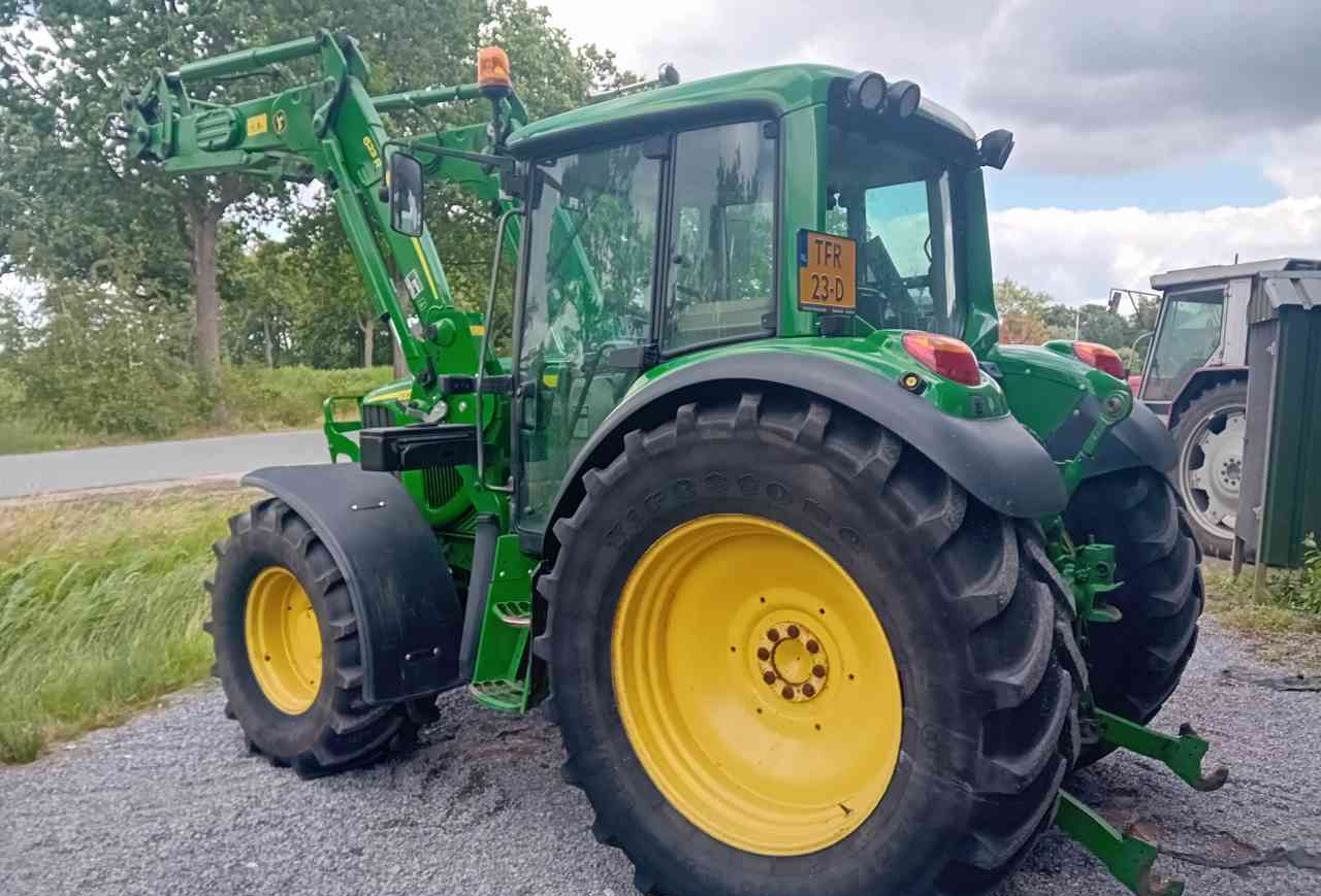 John Deere 6320 met 623R voorlader - Traktör: fotoğraf 4 John Deere 6320 met 623R voorlader - Traktör: fotoğraf 4