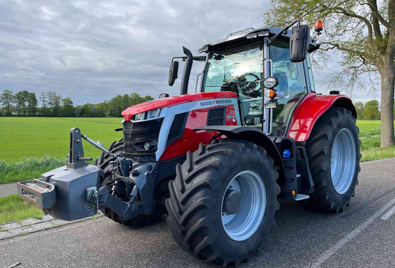 Massey Ferguson 6S.165 Dyna-6 Efficient - Traktör: fotoğraf 2 Massey Ferguson 6S.165 Dyna-6 Efficient - Traktör: fotoğraf 2