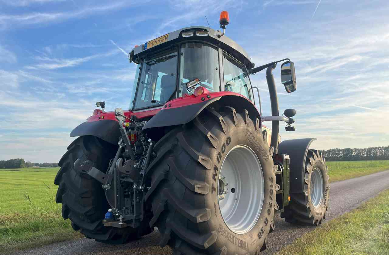 Massey Ferguson 7S.190 Dyna-VT Exclusive tractoren - Traktör: fotoğraf 5 Massey Ferguson 7S.190 Dyna-VT Exclusive tractoren - Traktör: fotoğraf 5