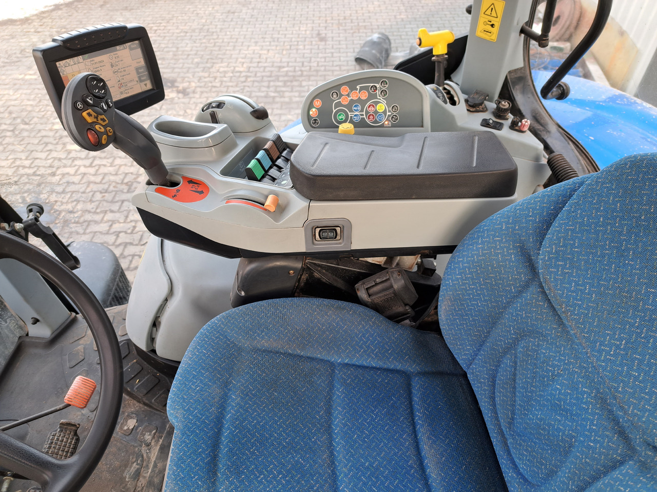 Traktör New Holland T7 170: fotoğraf 7