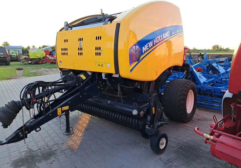 New holland ROLL-BELT 150 cropcutter - Silindirik balya makinesi: fotoğraf 2 New holland ROLL-BELT 150 cropcutter - Silindirik balya makinesi: fotoğraf 2