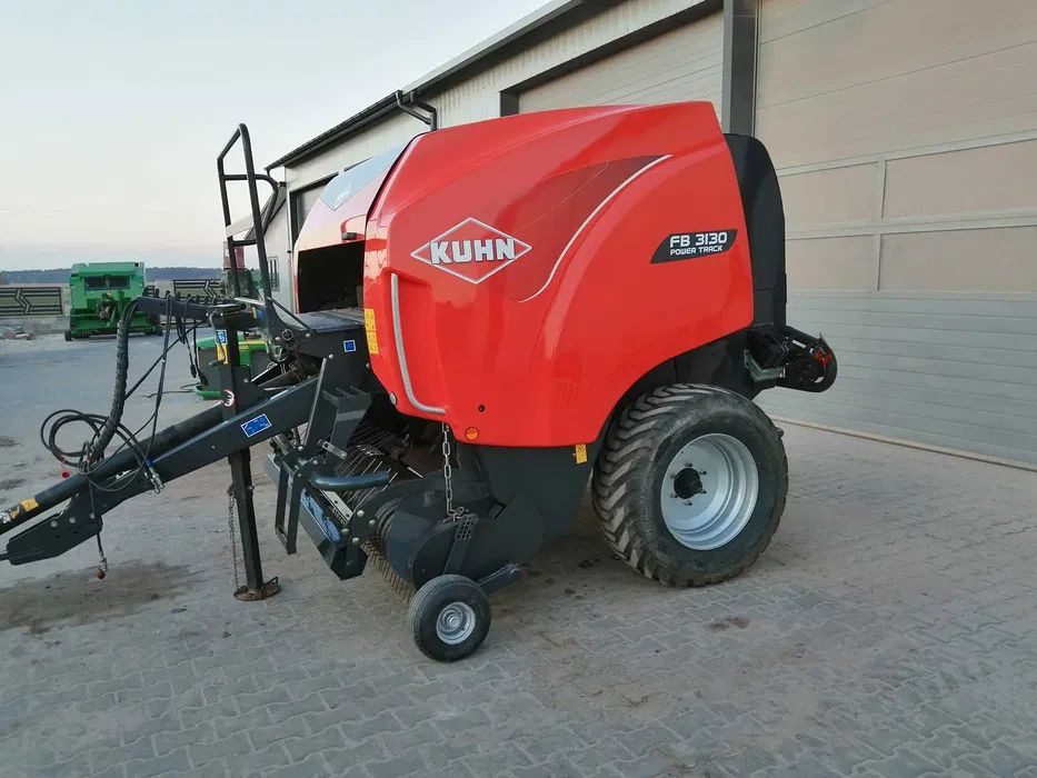 Prasa rolująca Kuhn 3130 Power track 2017r. - Silindirik balya makinesi: fotoğraf 3 Prasa rolująca Kuhn 3130 Power track 2017r. - Silindirik balya makinesi: fotoğraf 3