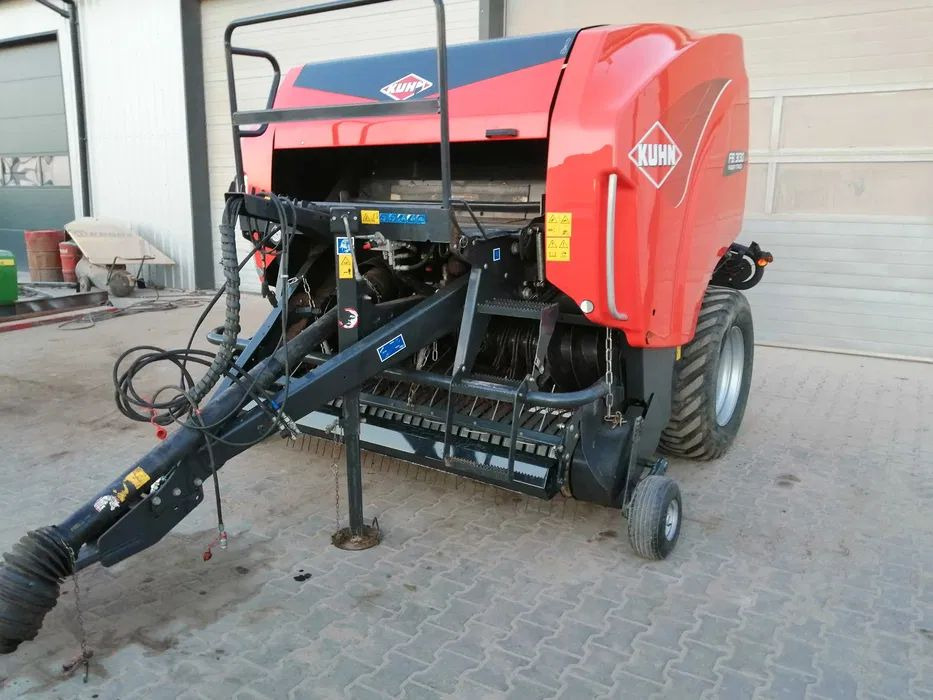 Prasa rolująca Kuhn 3130 Power track 2017r. - Silindirik balya makinesi: fotoğraf 2 Prasa rolująca Kuhn 3130 Power track 2017r. - Silindirik balya makinesi: fotoğraf 2